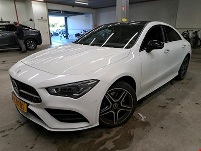 BMW 1 sportshatch MER CLA 250 e 218PK DCT Business Solution AMG &amp; Pack Plus &amp; Smartphone Integration HYBRID