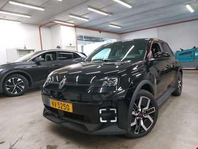 Renault 5 REN 5 Techno EV 150PK With Climatic &amp; Navigation &amp; Pack Winter Comfort &amp; Cruise Control &amp; Rear Park Sensors ELECTRIC