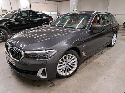 BMW 5 touring 530e 292PK Luxury Line &amp; Pack Business With Dakota Sport Seats &amp; Harman Kardon &amp; Active Cruise &amp; Parking Assistant