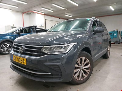 Volkswagen Tiguan VW TIGUAN 14 TSI OPF PHEV 245PK DSG6 Life With ErgoActive Front Seats &amp; Winter Module &amp; Nav Discover Media &amp; Rear Camera HYBRID