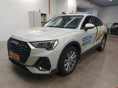 Audi Q3 AUD Q3 SB 35 TDI 150PK STronic Business Edition Attraction &amp; Pack Business Plus With Heated Seats &amp; Comfort Key &amp; APS Front &amp; Re