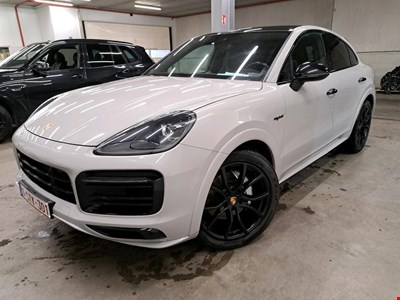 Porsche Cayenne POR CAYENNE COUPE 30 EHybrid 462PK With Adaptive Heated Leather Sport Seats &amp; Air Suspension &amp; Pasm &amp; Black Sport Design &amp; 21 In