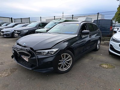 BMW 320 3 TOURING e 204PK TOTAL LOSS With Climatic &amp; Navigation HYBRID