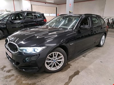 BMW 3 touring 320e 204PK With Vernasca Heated Sport Seats &amp; Active Cruise Control &amp; Driving Assistant Pack &amp; Parking Assistant P