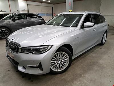 BMW 3 touring 330e 292PK Luxury Vernasca Heated Seats &amp; LED &amp; Accoustic Windows HYBRID