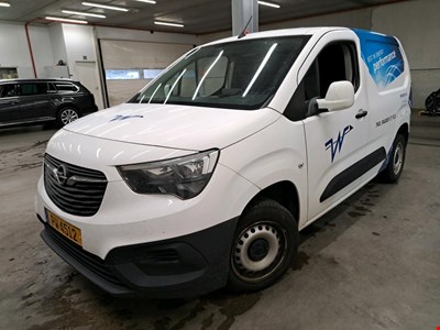 Opel COMBO OPE COMBO B/F 15 Turbo 102PK 20T L1H1 Edition With Multimedia Nav & Rear Park Sensors