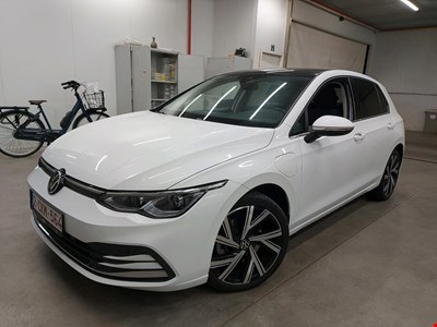 Volkswagen Golf VW GOLF 14 eHybrid 204PK DSG Style Pack Drive &amp; Travel &amp; Pano Roof &amp; 18 Inch Alloy HYBRID