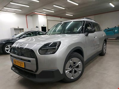 MINI Countryman MIN COUNTRYMAN E 66,5Kwh 204PK With Climatic & Navigation & Cruise Control & Park Sensors Front & Rear ELECTRIC