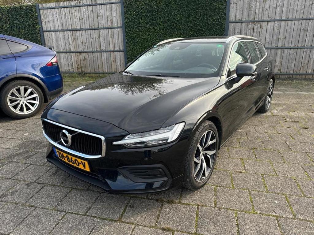 VOLVO V60 2.0 T5 Momentum Pro