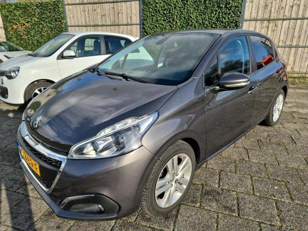 PEUGEOT 208 1.2 PureTech Signature