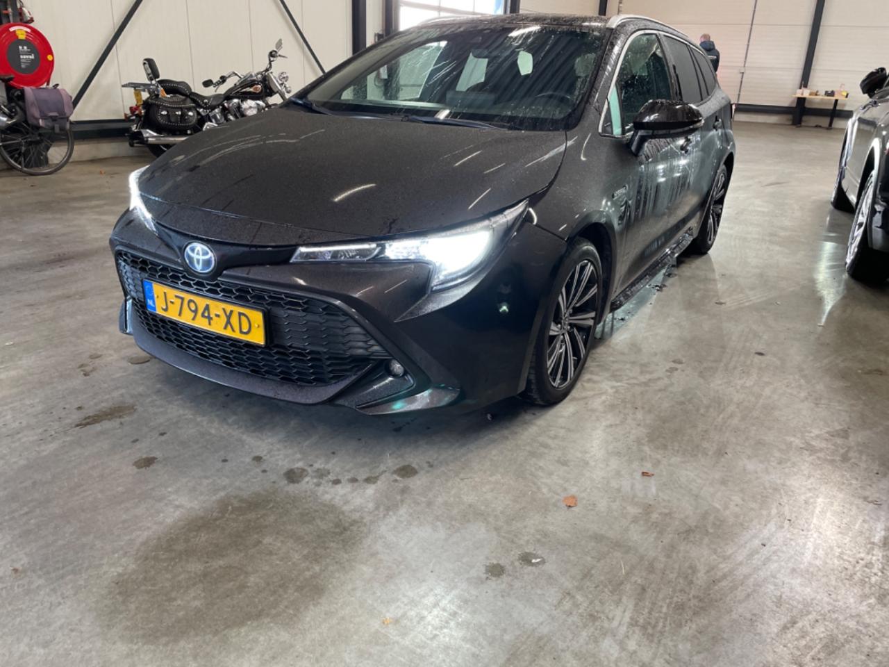 TOYOTA Corolla Touring Sports 1.8 Hybrid Bns Plus