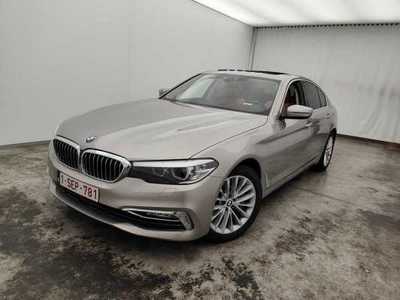 BMW 5 Reeks Berline 530d (195 kW) "Luxury Line" Aut. (total options: 12 206,61euro)