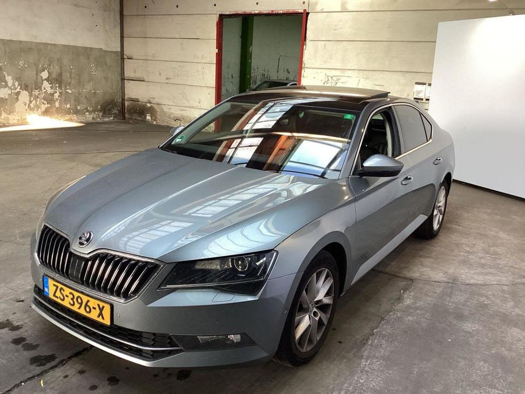 SKODA SUPERB 2.0 TDI Style Business