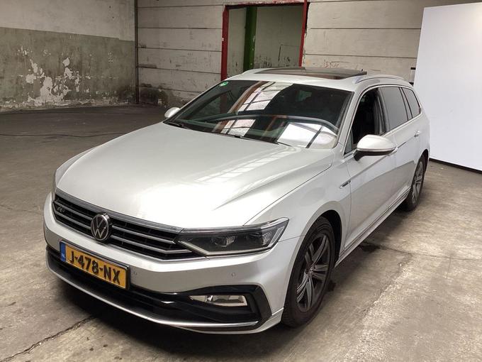 VOLKSWAGEN PASSAT VARIANT 1.5 TSI R-Line Business +