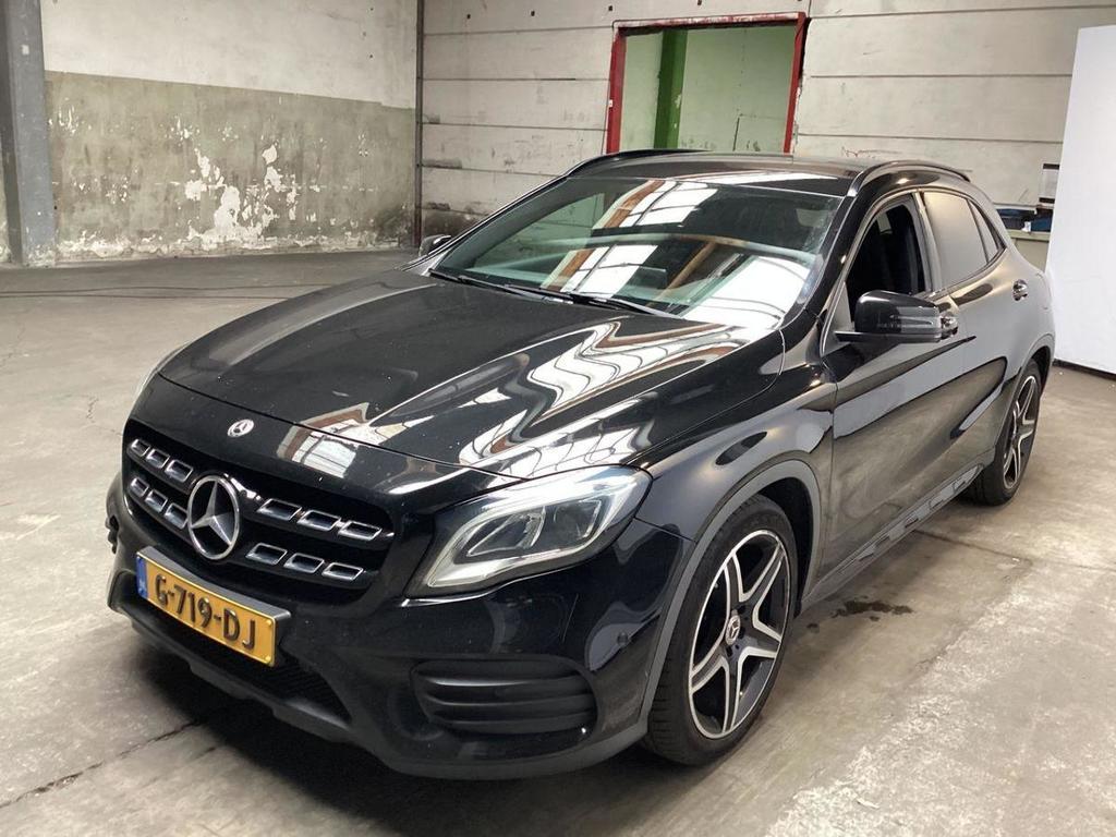 MERCEDES-BENZ GLA-klasse 180 Business Solution AMG Limi..