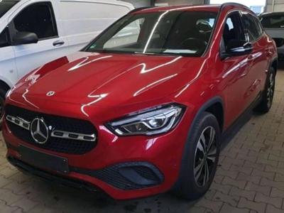 MERCEDES-BENZ GLA GLA 200 DCT