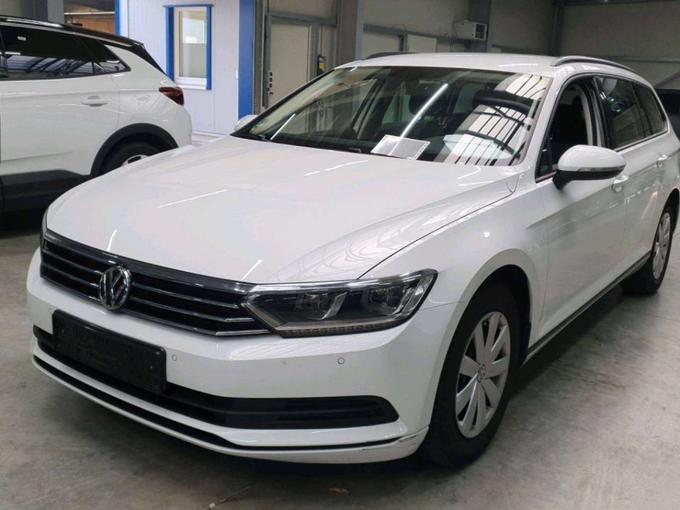 Volkswagen PASSAT 2.0 TDI SCR DSG Trendline Variant