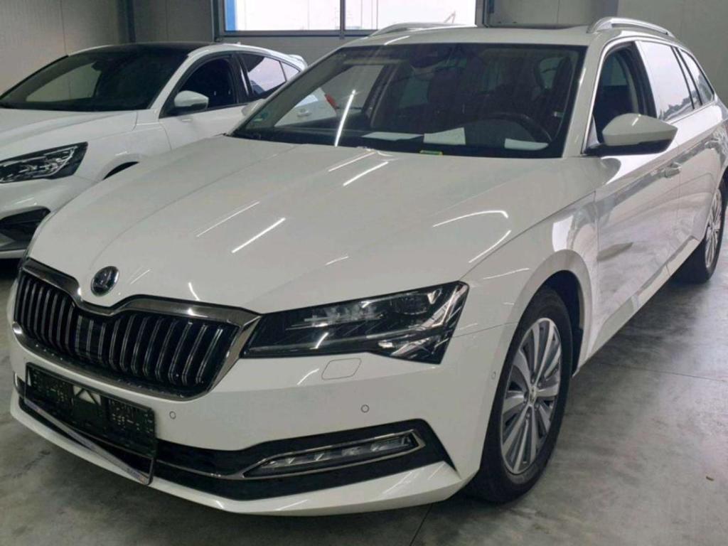 SKODA Superb 2.0 TDI SCR DSG PREMIUM EDITION Combi