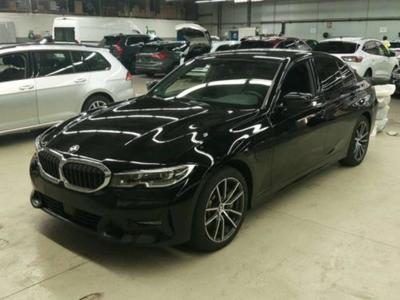 BMW 3ER REIHE 330e Sport Line Automatik