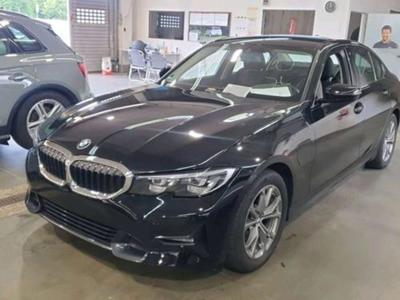 BMW 3ER REIHE 320e Sport Line Automatik