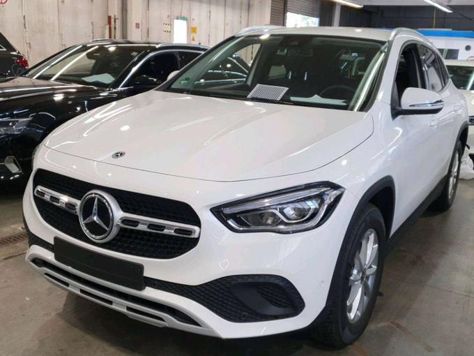 MERCEDES-BENZ GLA GLA 250 e DCT