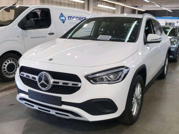 MERCEDES-BENZ GLA GLA 250 e DCT