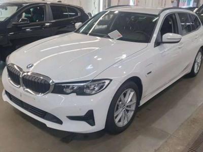 BMW 3ER REIHE 330e Touring Advantage Automatic