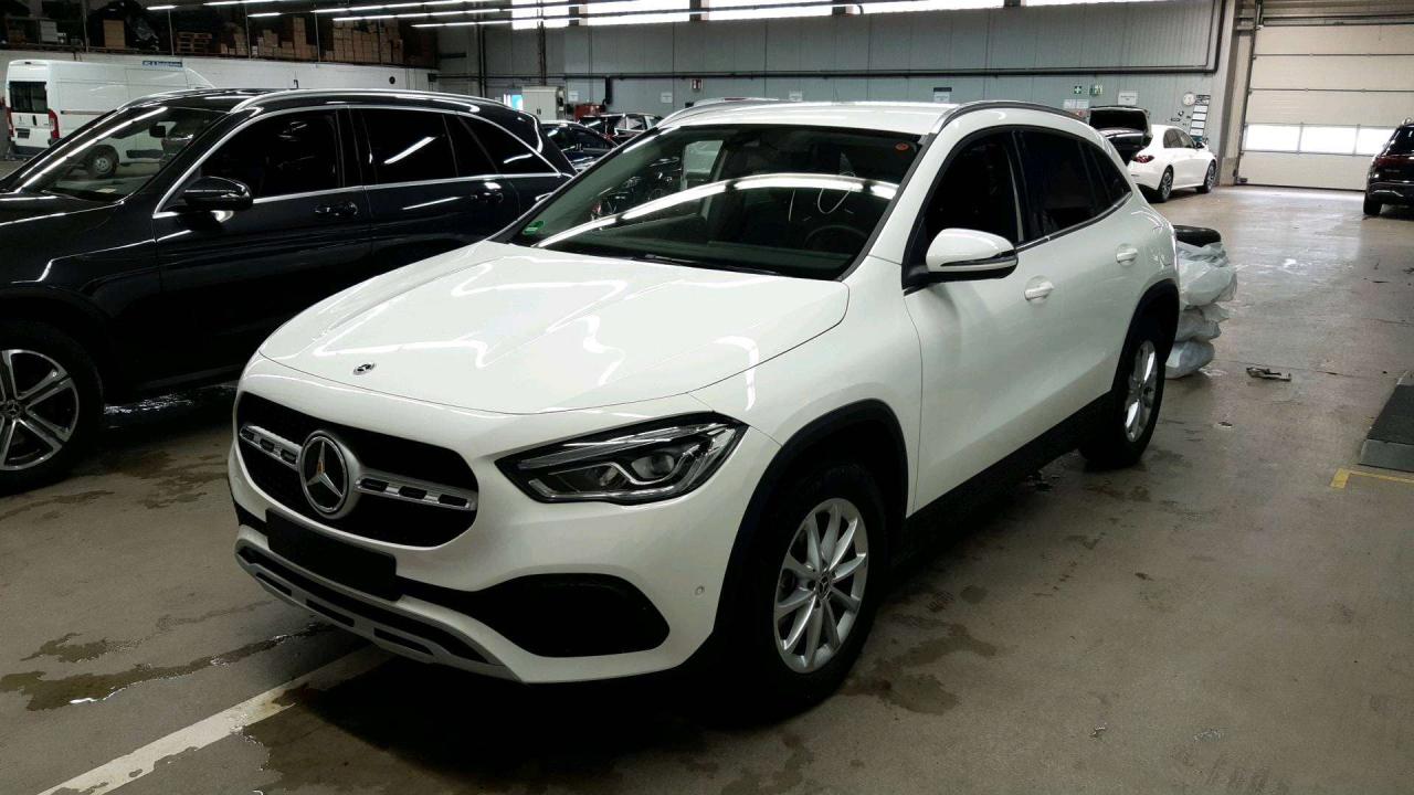 MERCEDES-BENZ GLA GLA 250 e DCT