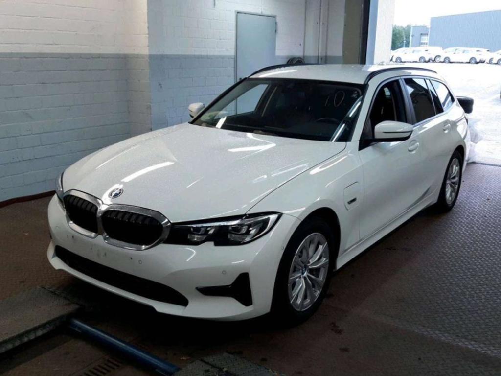 BMW 3er-Reihe 330e Touring Advantage Automatic