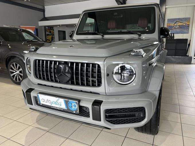 Mercedes-Benz G 63 AMG 22'' Manufaktur Carbon Fond-Ent Massage